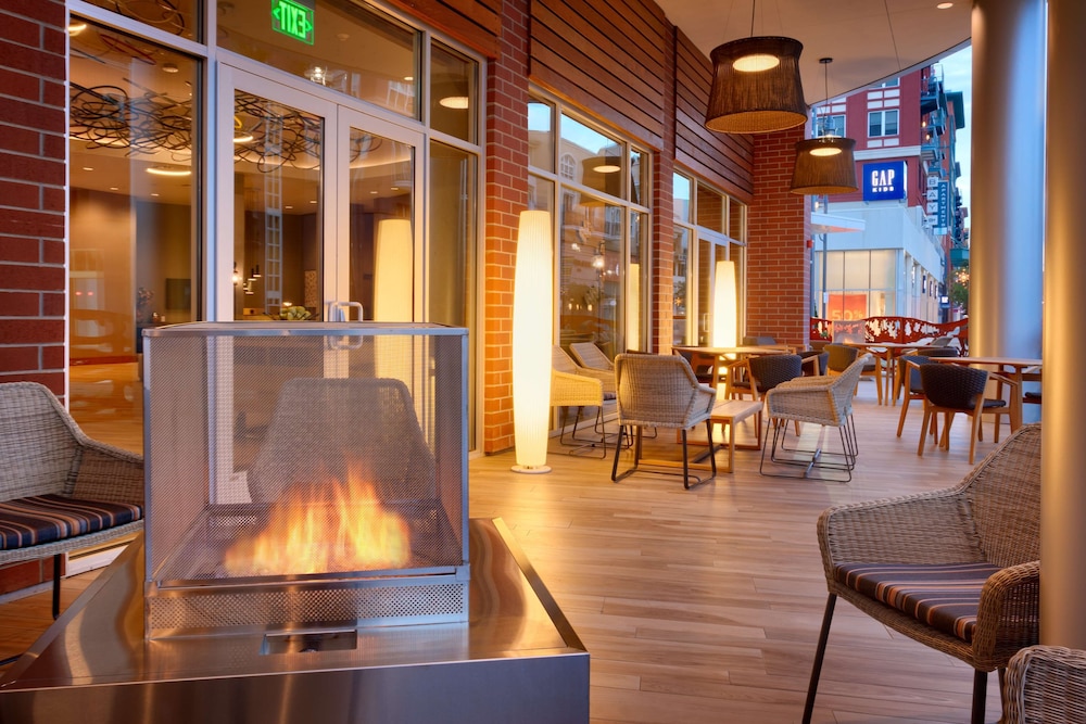 Hyatt Place Emeryville San Fran 24/43