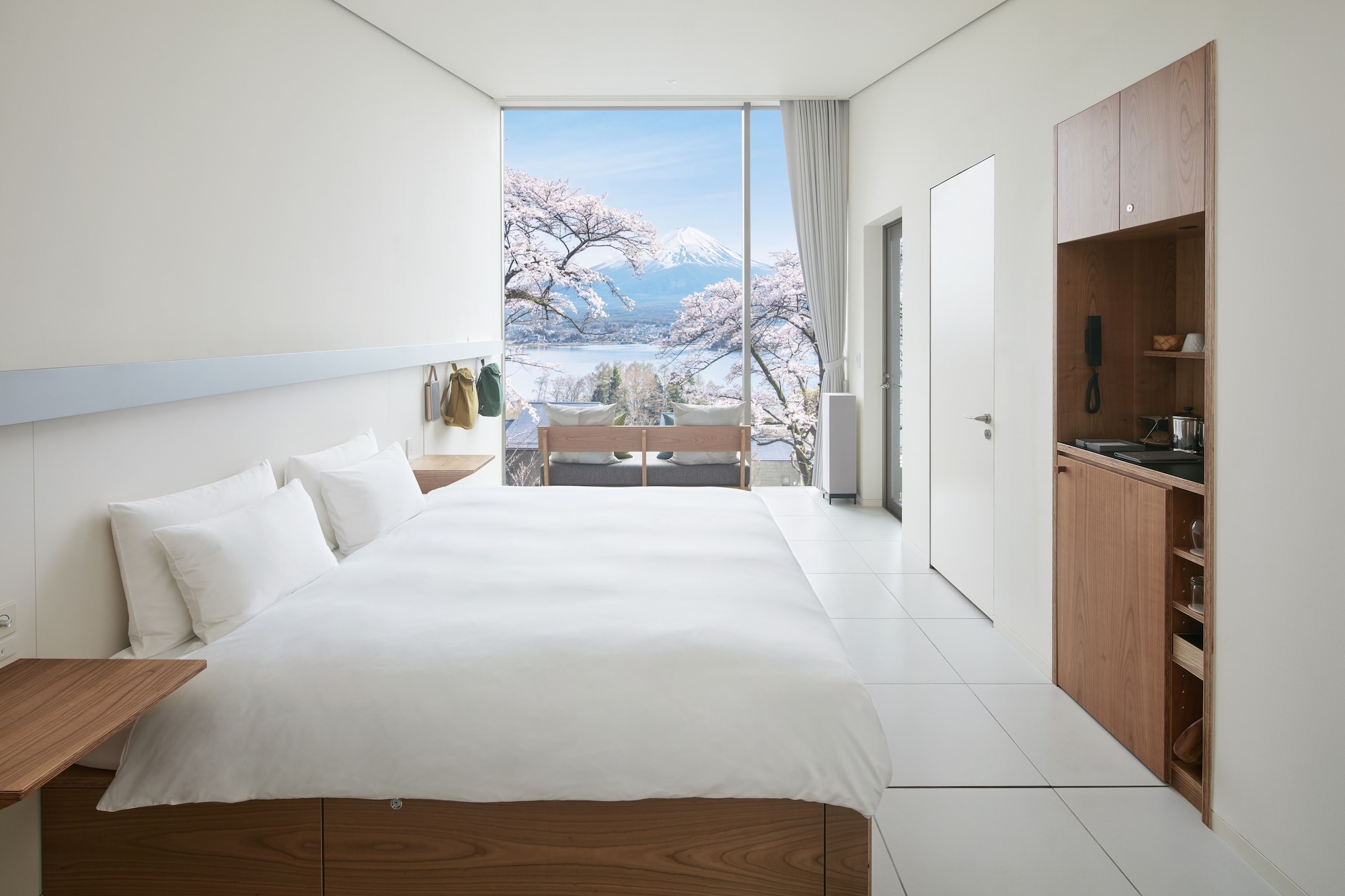 ROOM, KING BED, MOUNTAIN VIEW, SOFA, TERRACE