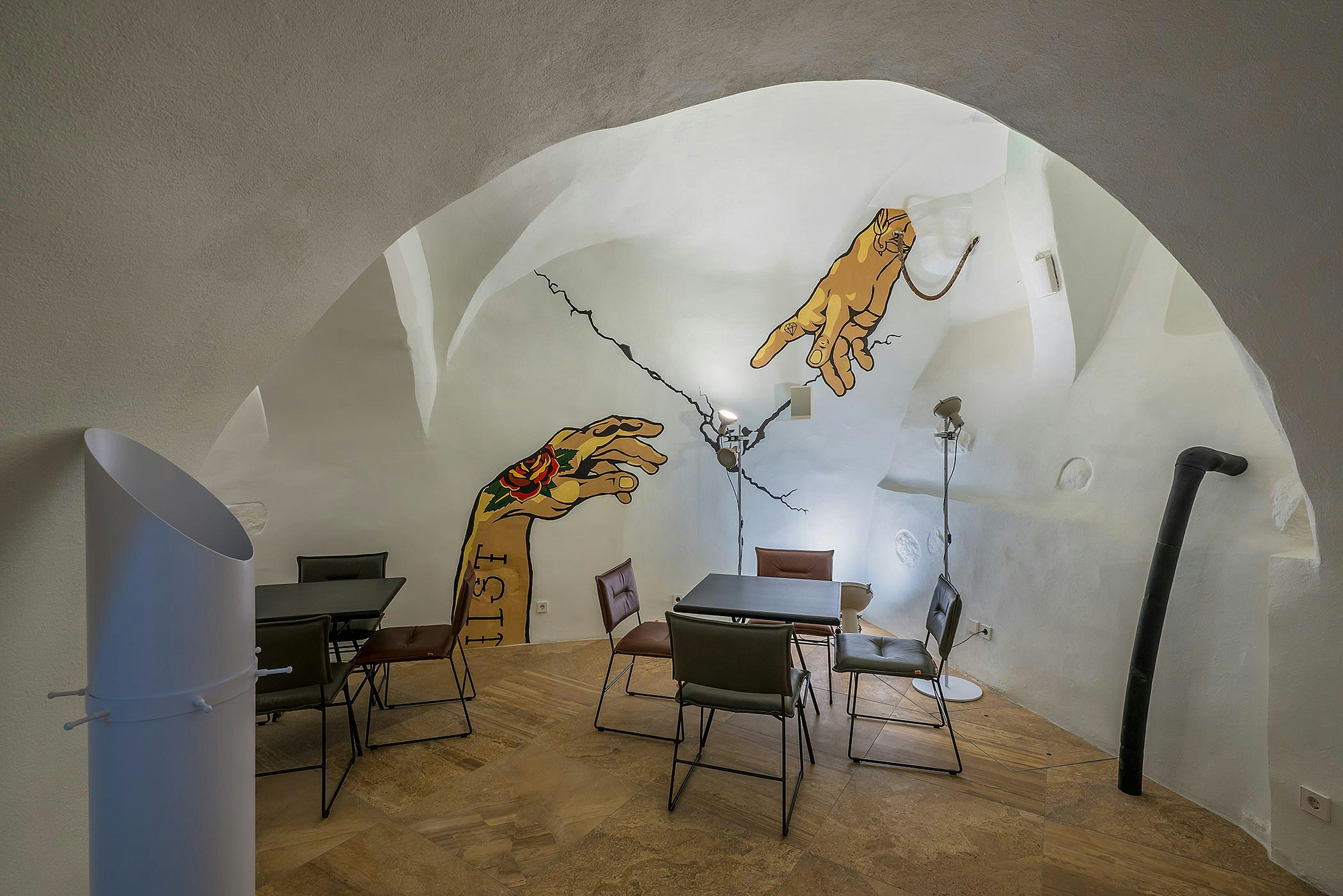 Artagonist Art Hotel 32/37