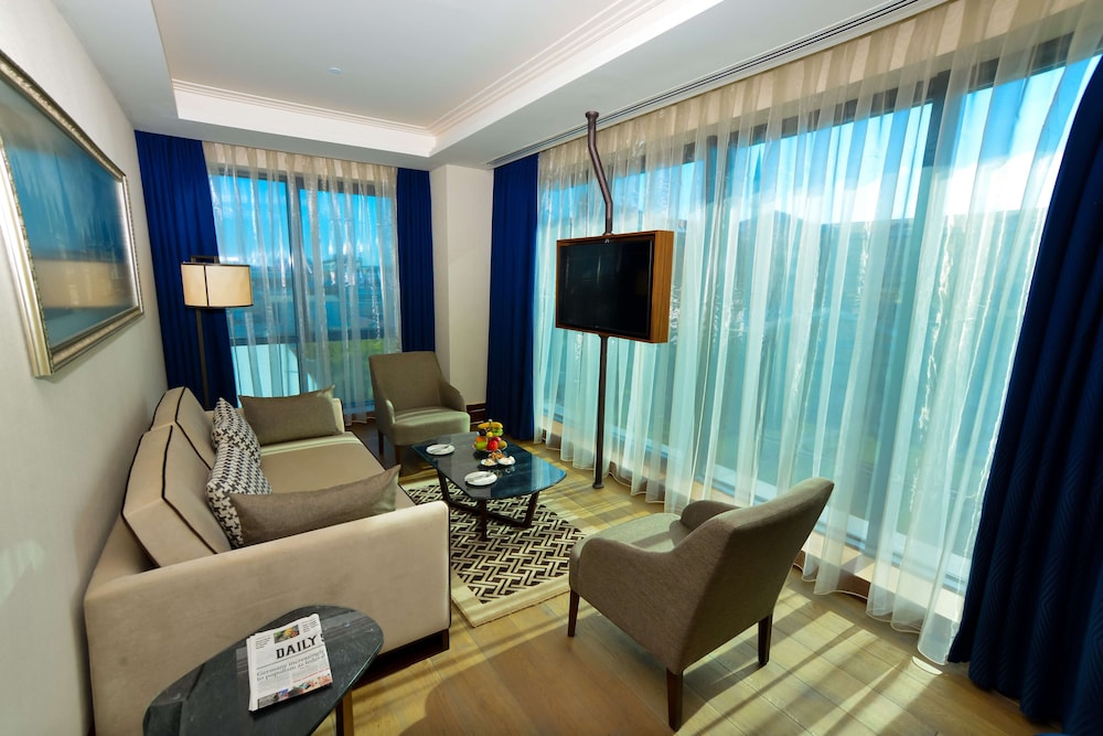 Golden Tulip Istanbul Bayrampasa 35/50