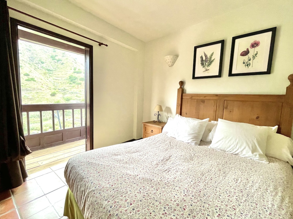 APARTAMENTOS LOS TELARES 6/50
