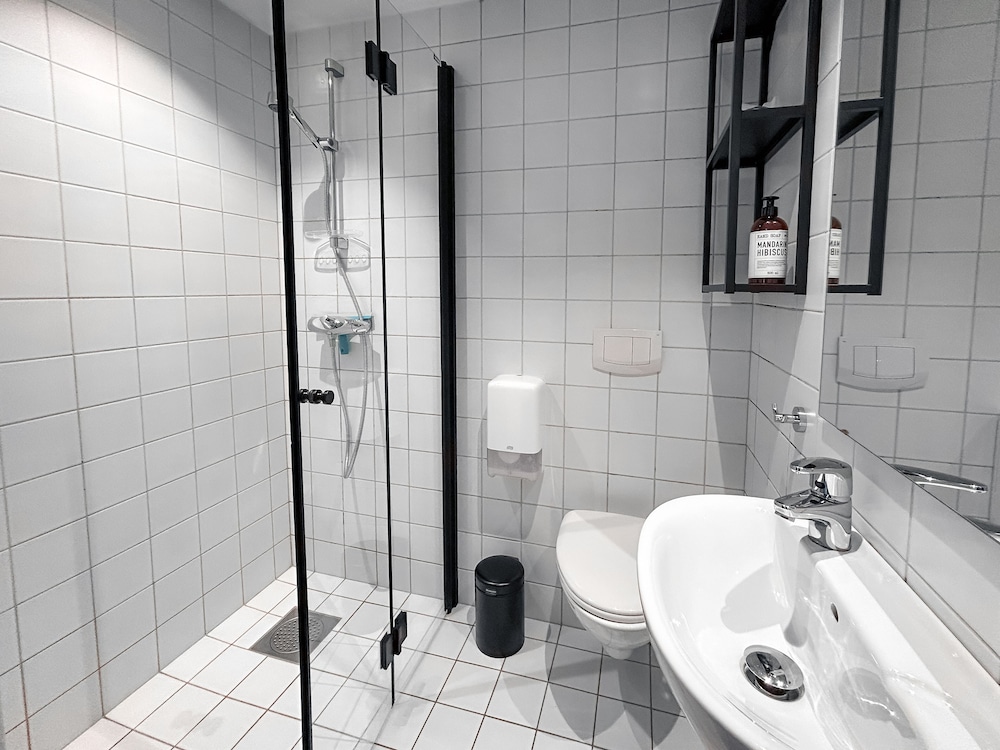 Trolltunga Hotel 38/43