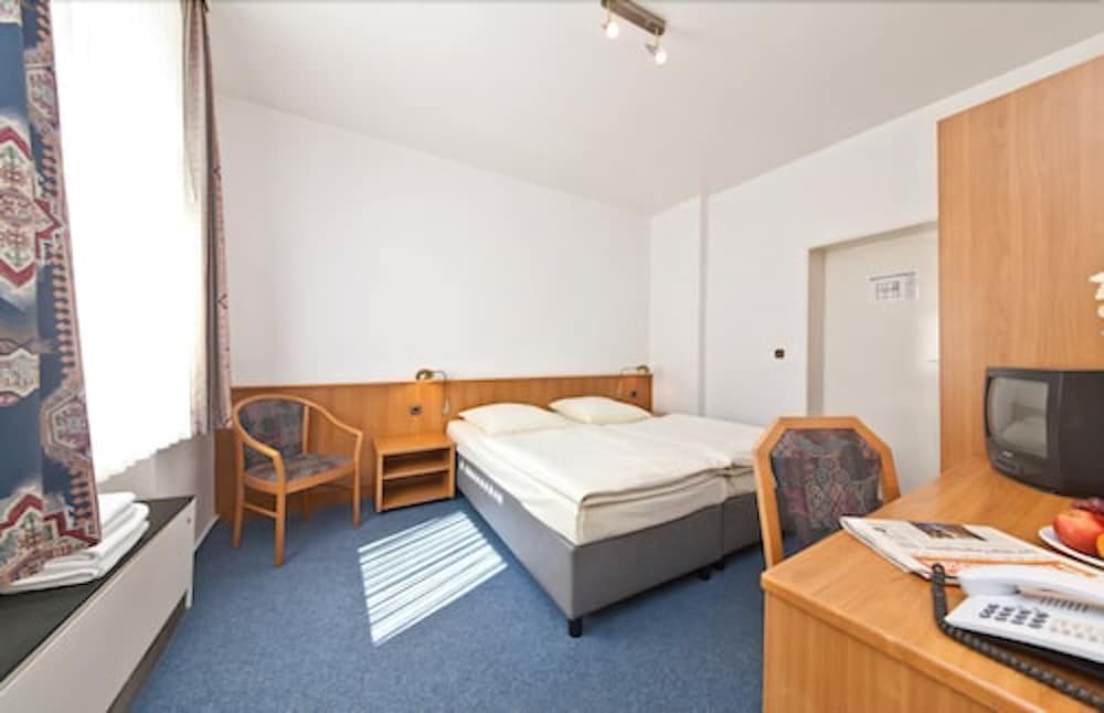 Centrum Hotel Commerz am Bhf Hamburg Altona 12/50