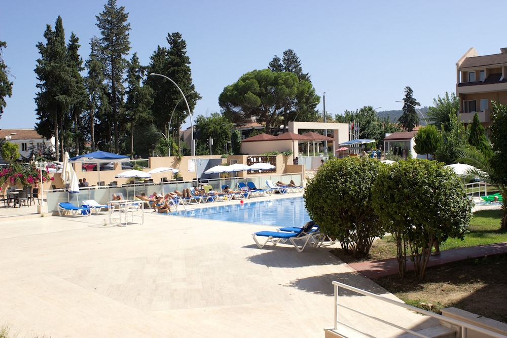 Ares Dream Hotel 40/50