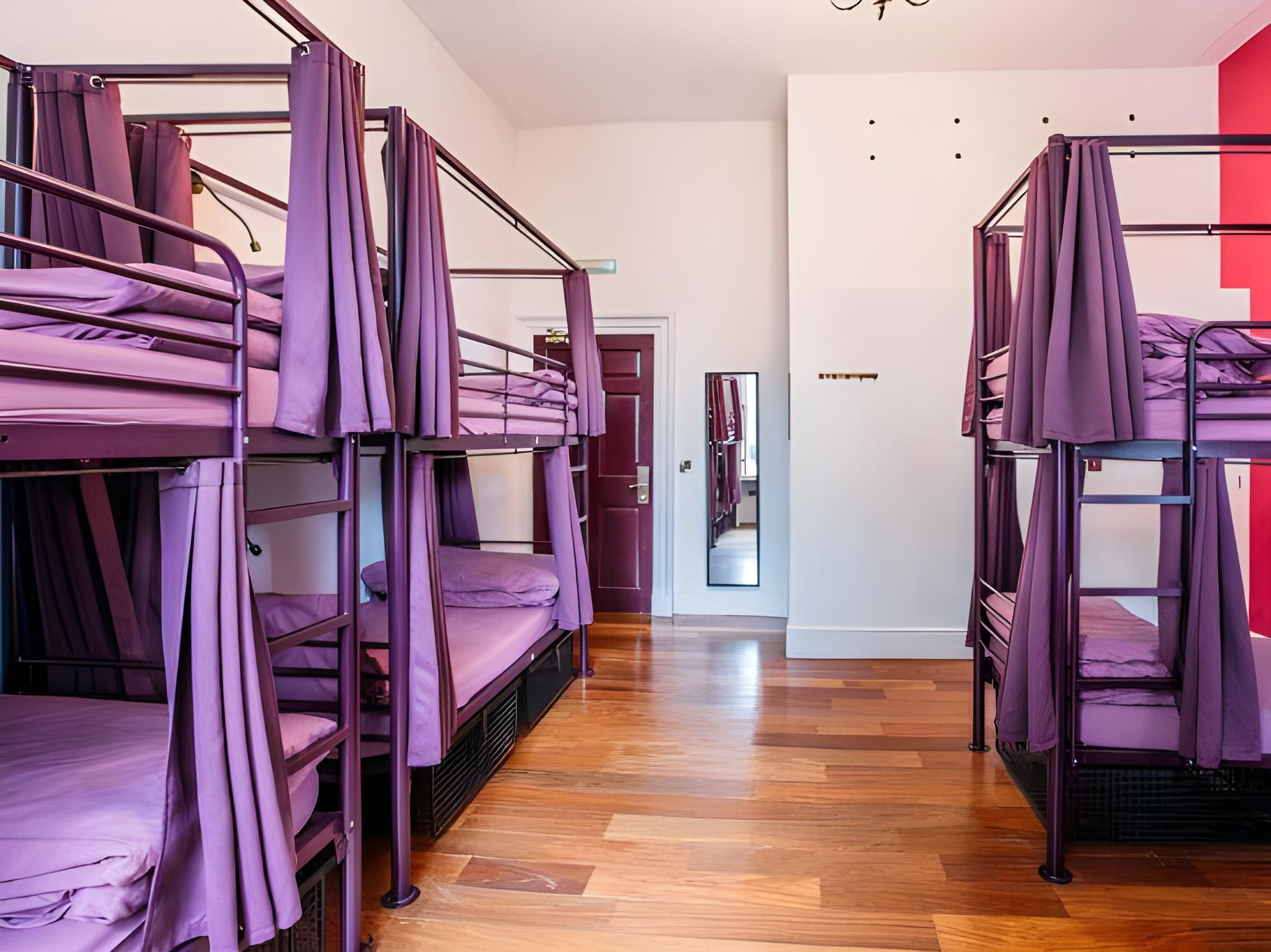 Private, 10 Beds