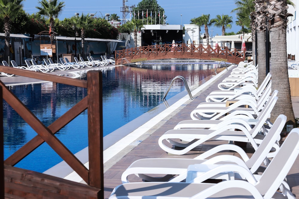 Linda Sunny Beach Hotel in MANAVGAT