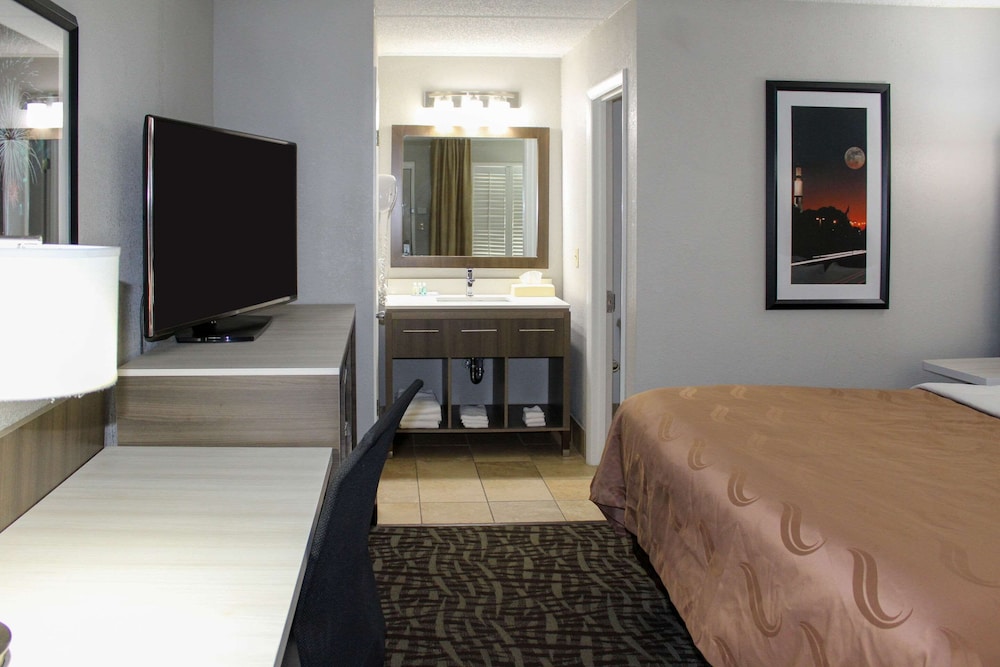 Quality Inn Athens I-65 / Huntsville Area West 16/31