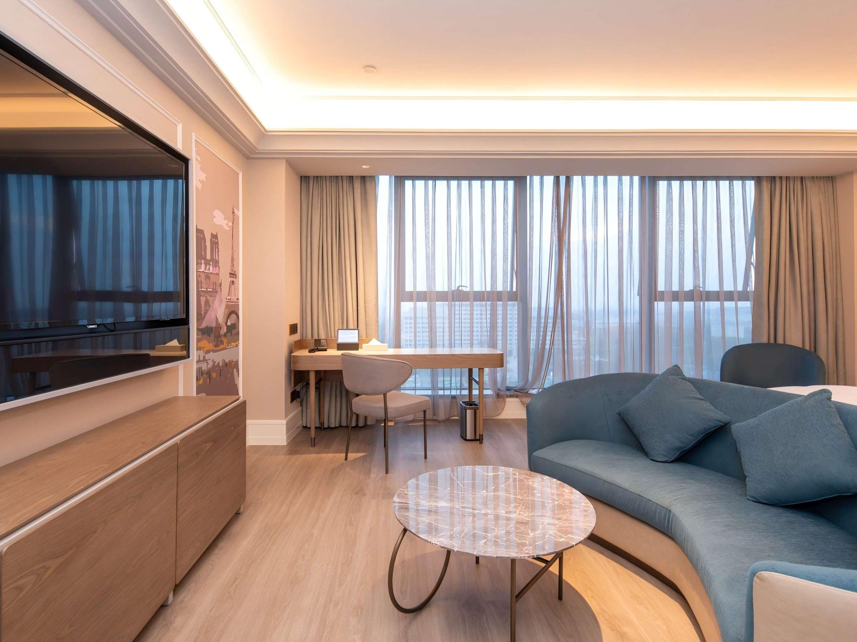 Mercure Xinyang East Railway Station 19/30