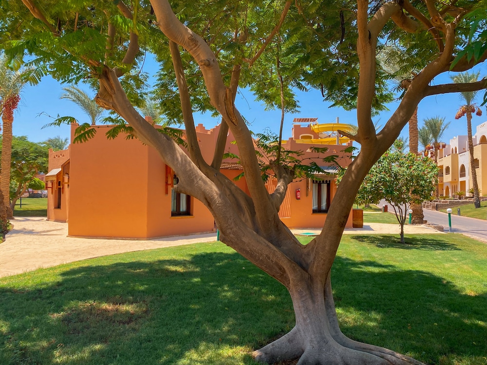 Nubian Village Hotel 62/70