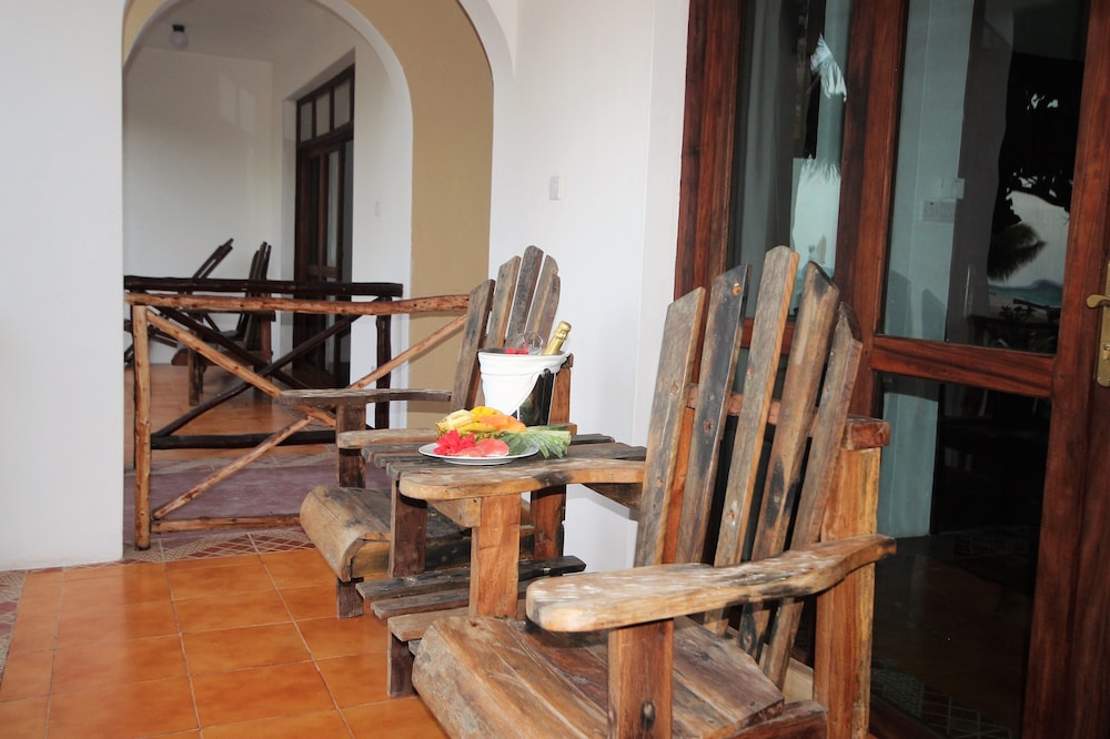 Reef & Beach Resort 34/50