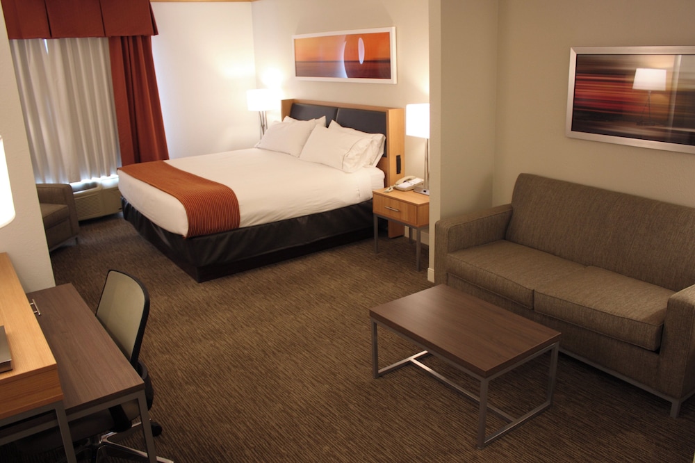 Holiday Inn Express Munising-Lakeview 18/68