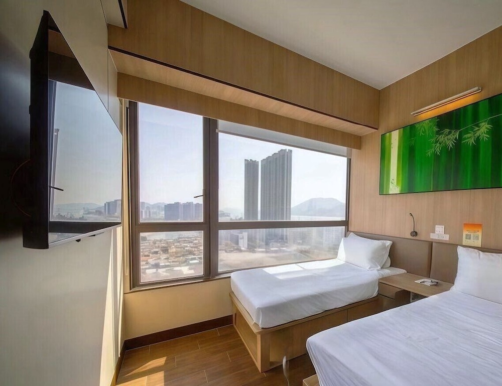 MIJ (Kai Tak) Hotel 33/64