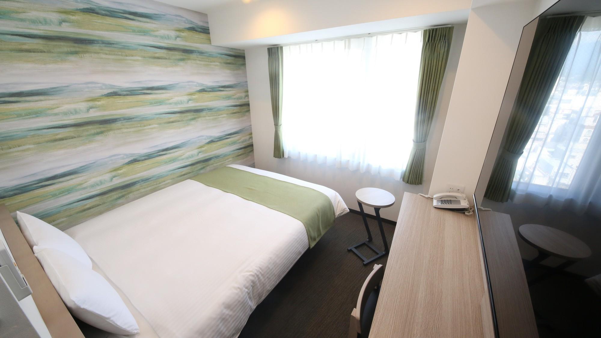 Room, Single, King Bed, Station Side, Smoking