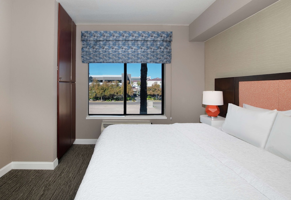 Hampton Inn Phoenix Airport North 14/53