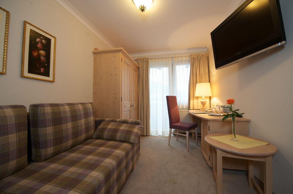 HOTEL NEUHAUS 25/32