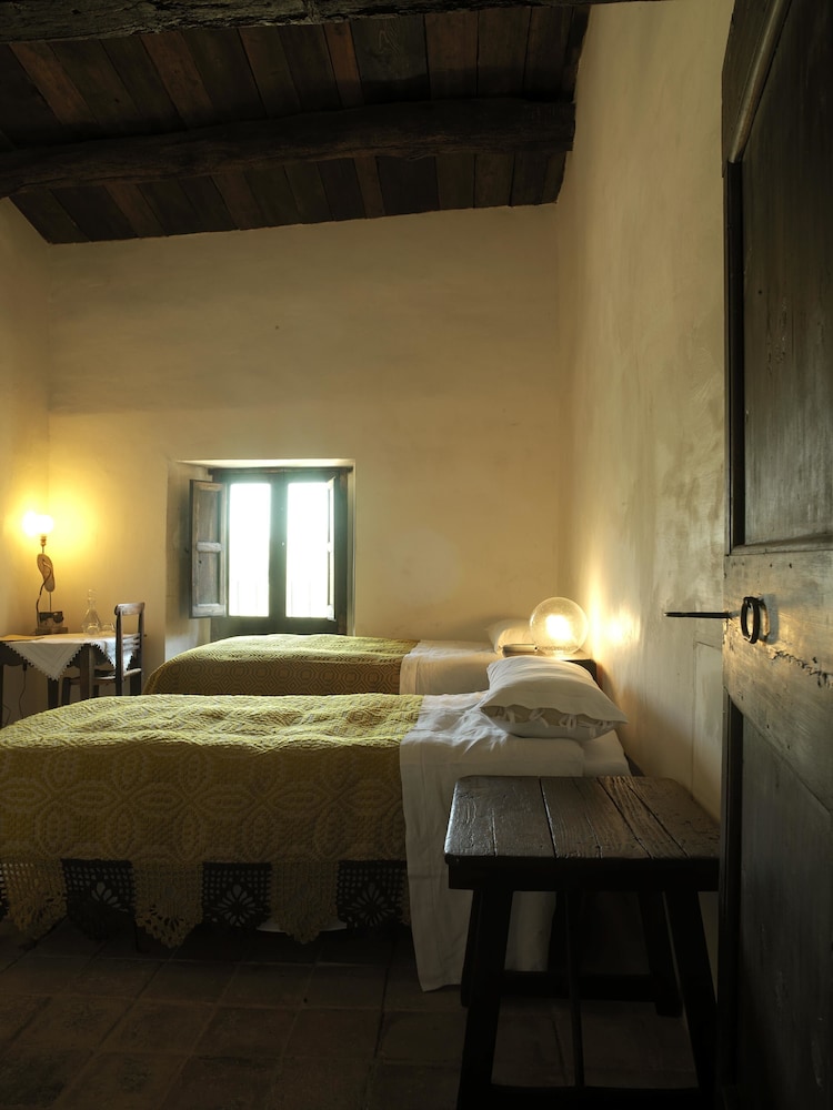 SEXTANTIO ALBERGO DIFFUSO 17/50