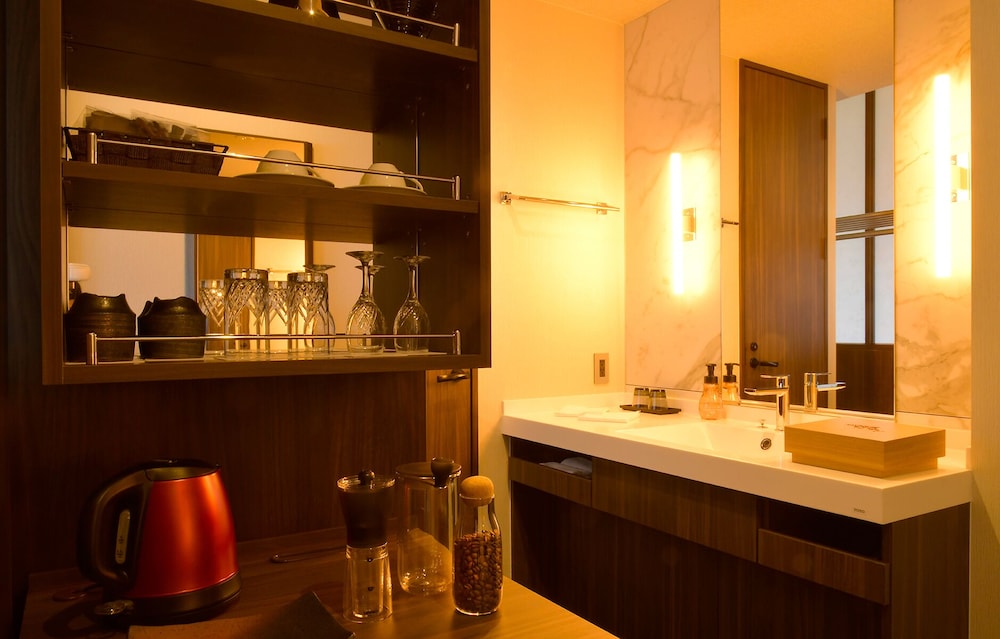 Exective Twin Room with Cypress Onsen View Bath Non Smoking، Hotel Premium Lake Toya 9/10