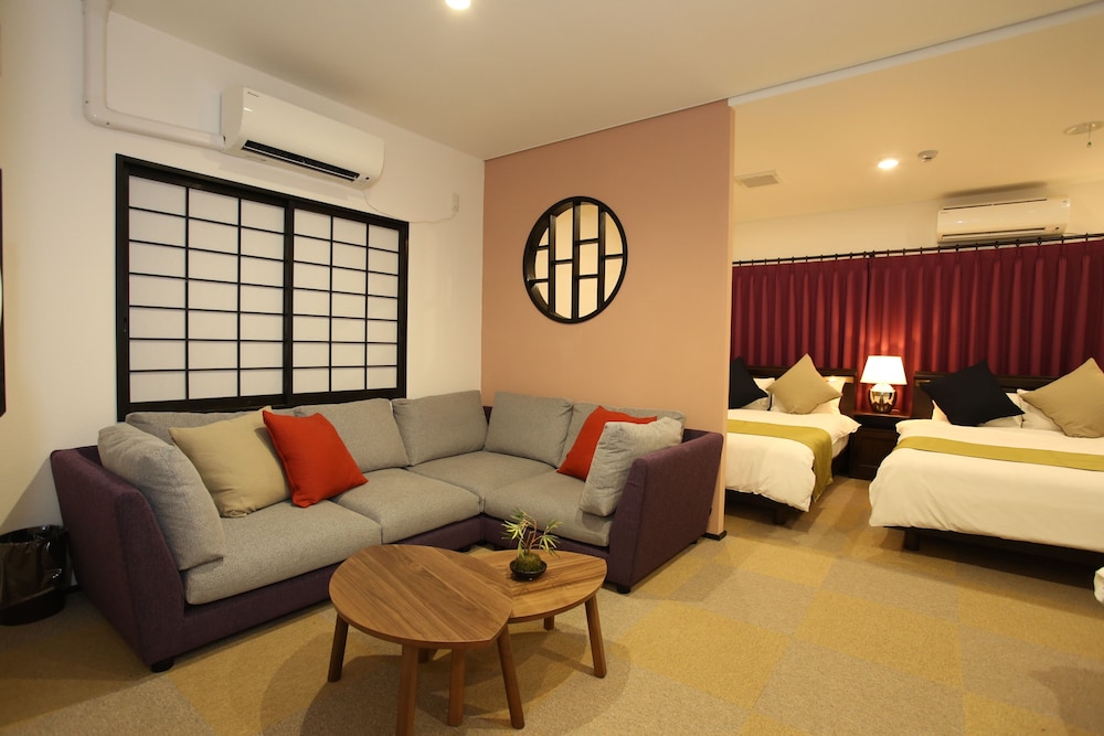 Rozy Hotel Namba 46/63