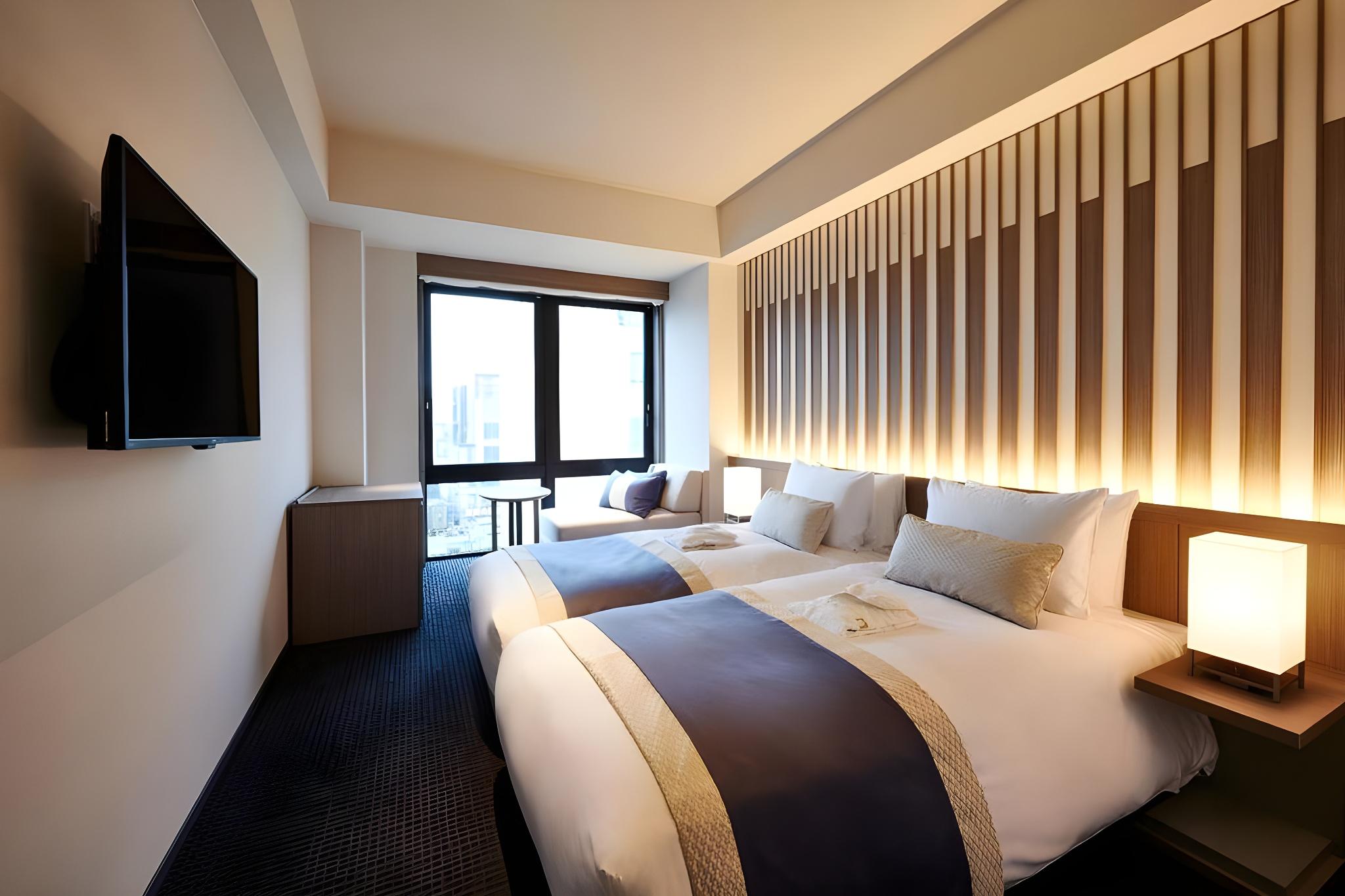 Hollywood, Twin Beds, Smoking