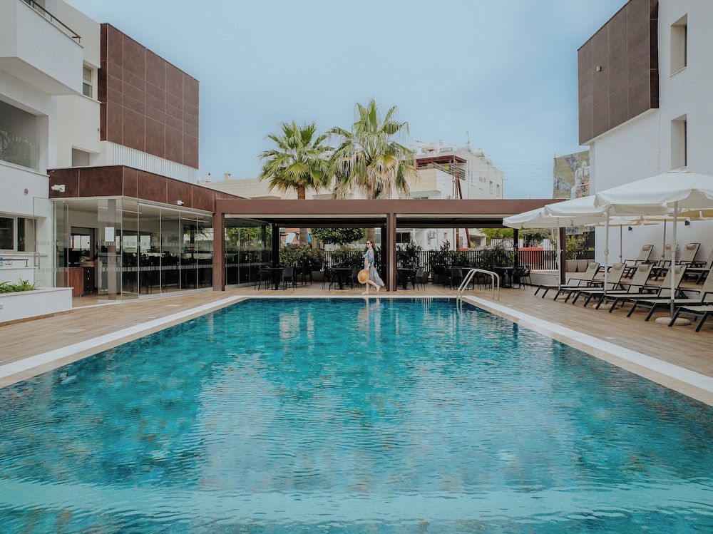 Cosmo Napa Hotel 47/51