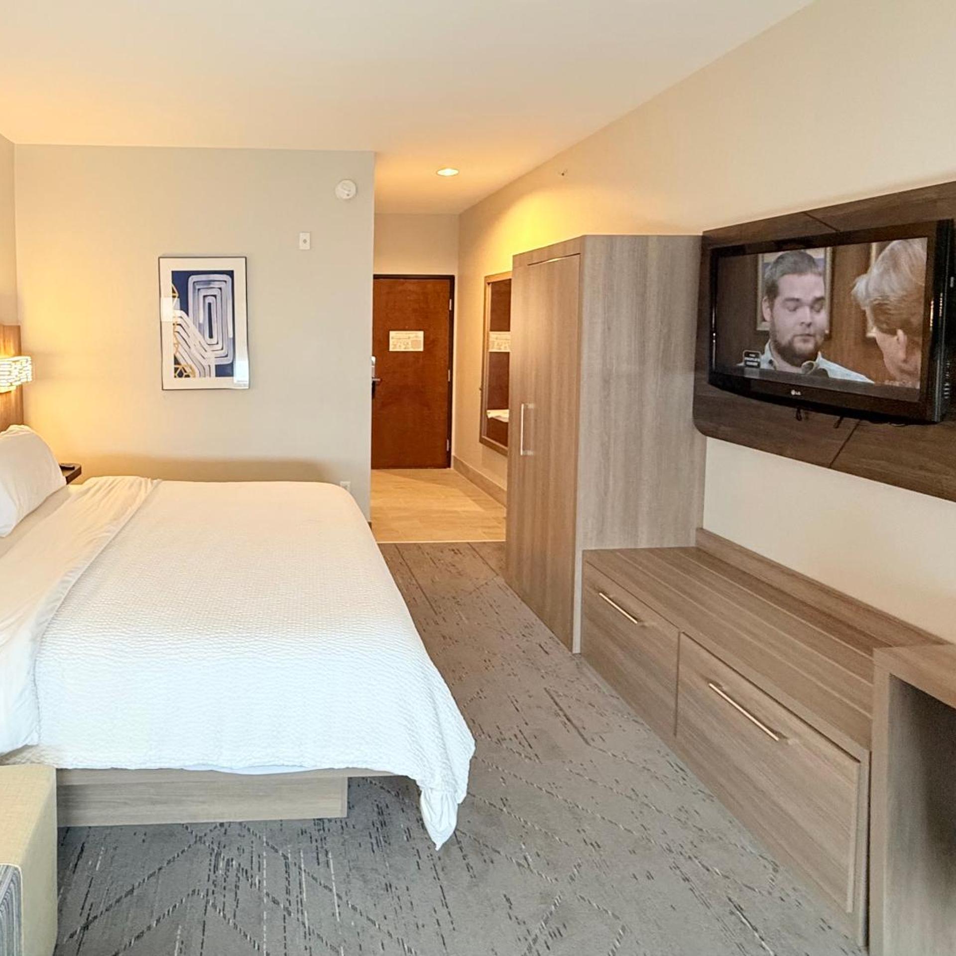 Studio, Suite, King Bed, Accessible