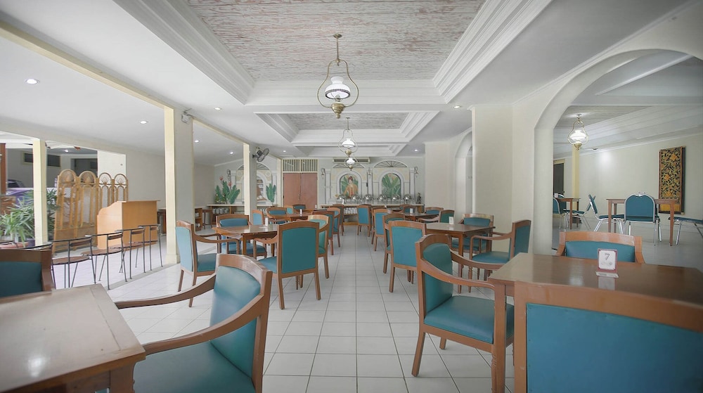 Brongto Hotel 40/55