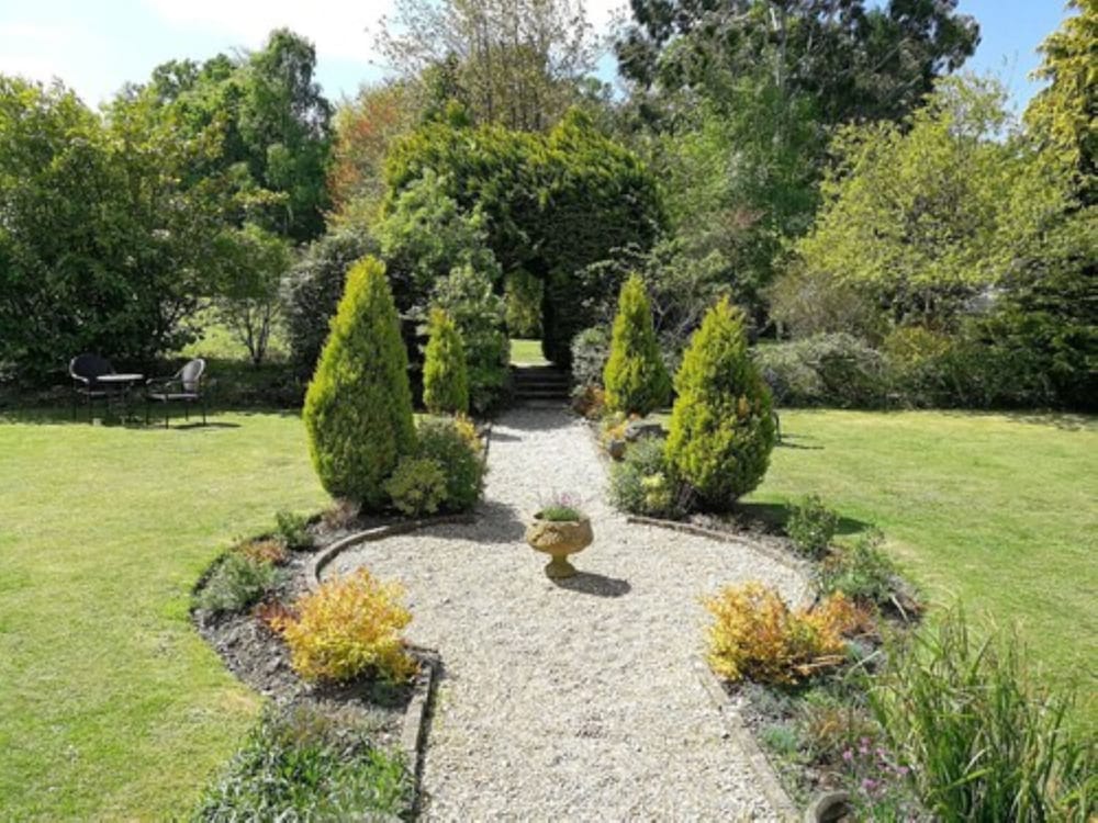 Woodlands Lodge Hotel 41/48