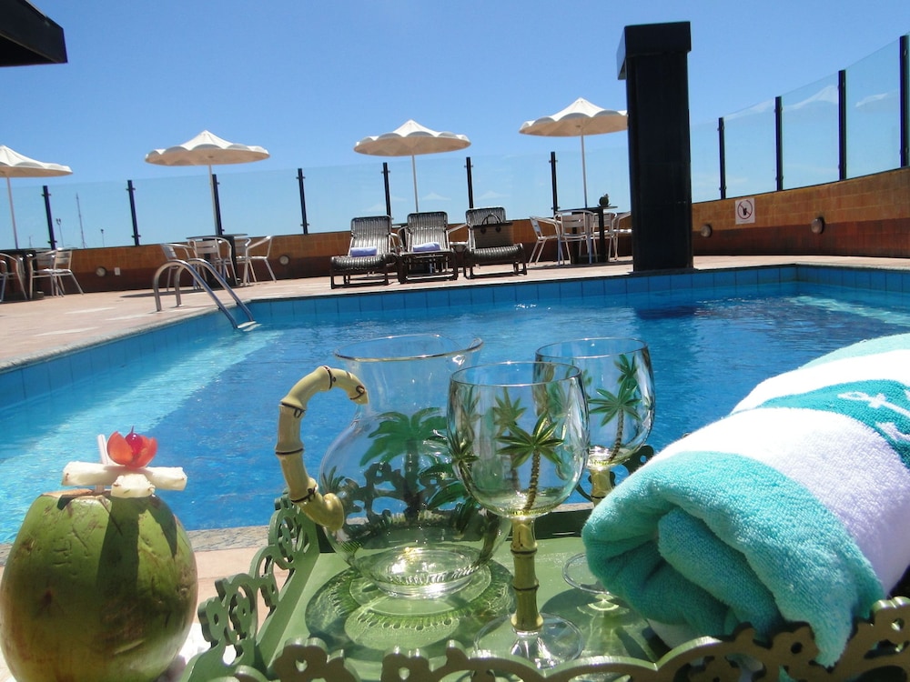 Plaza Praia Suites 9/75