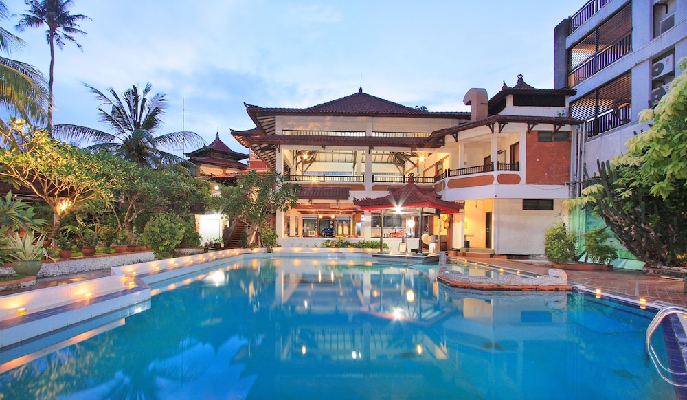 Puri Naga Beachfront Cottages 12/65