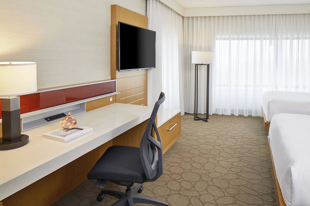 Renaissance Chicago Glenview Suites Hotel 62/72