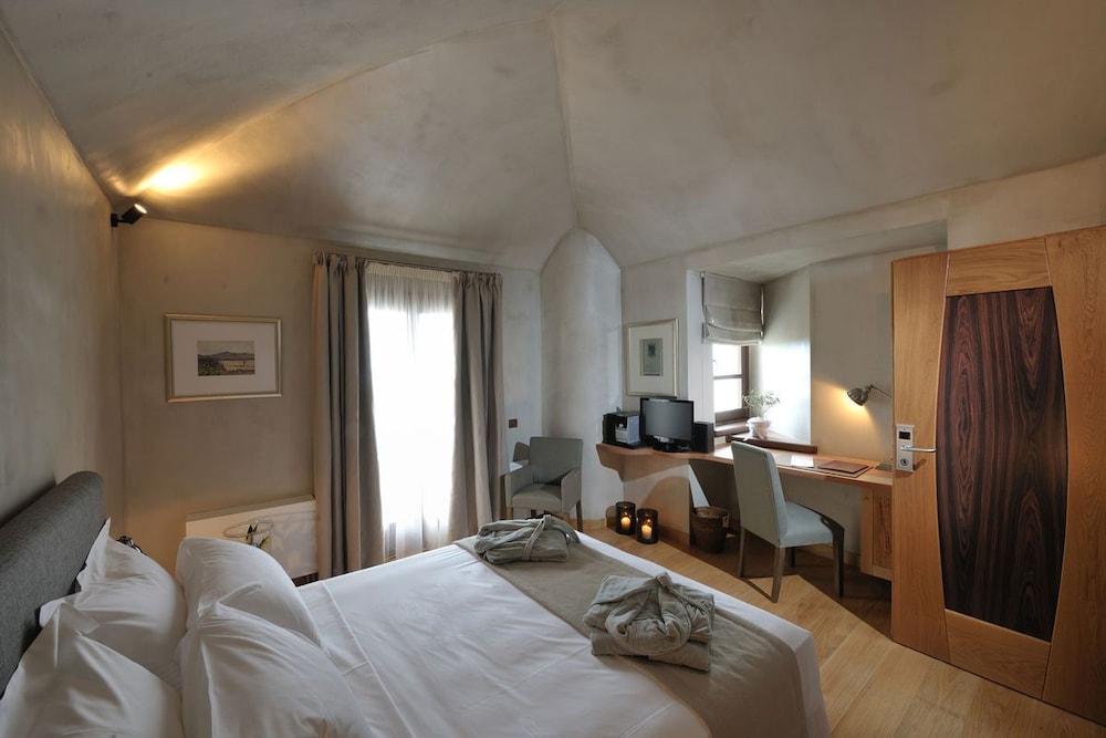Valeni Boutique Hotel 10/48