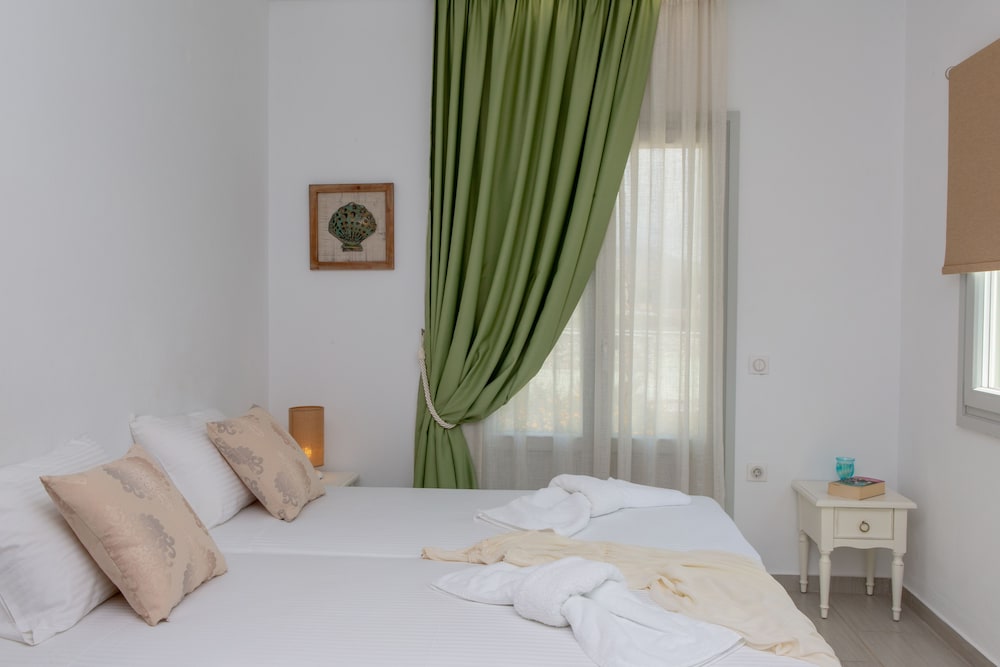 2 BEDROOMS, GREEN, VILLA, SEA VIEW, PRIVATE POOL
