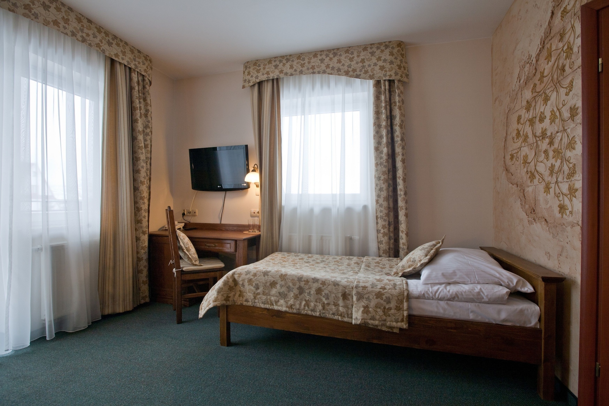 ECONOMY, DOUBLE BED