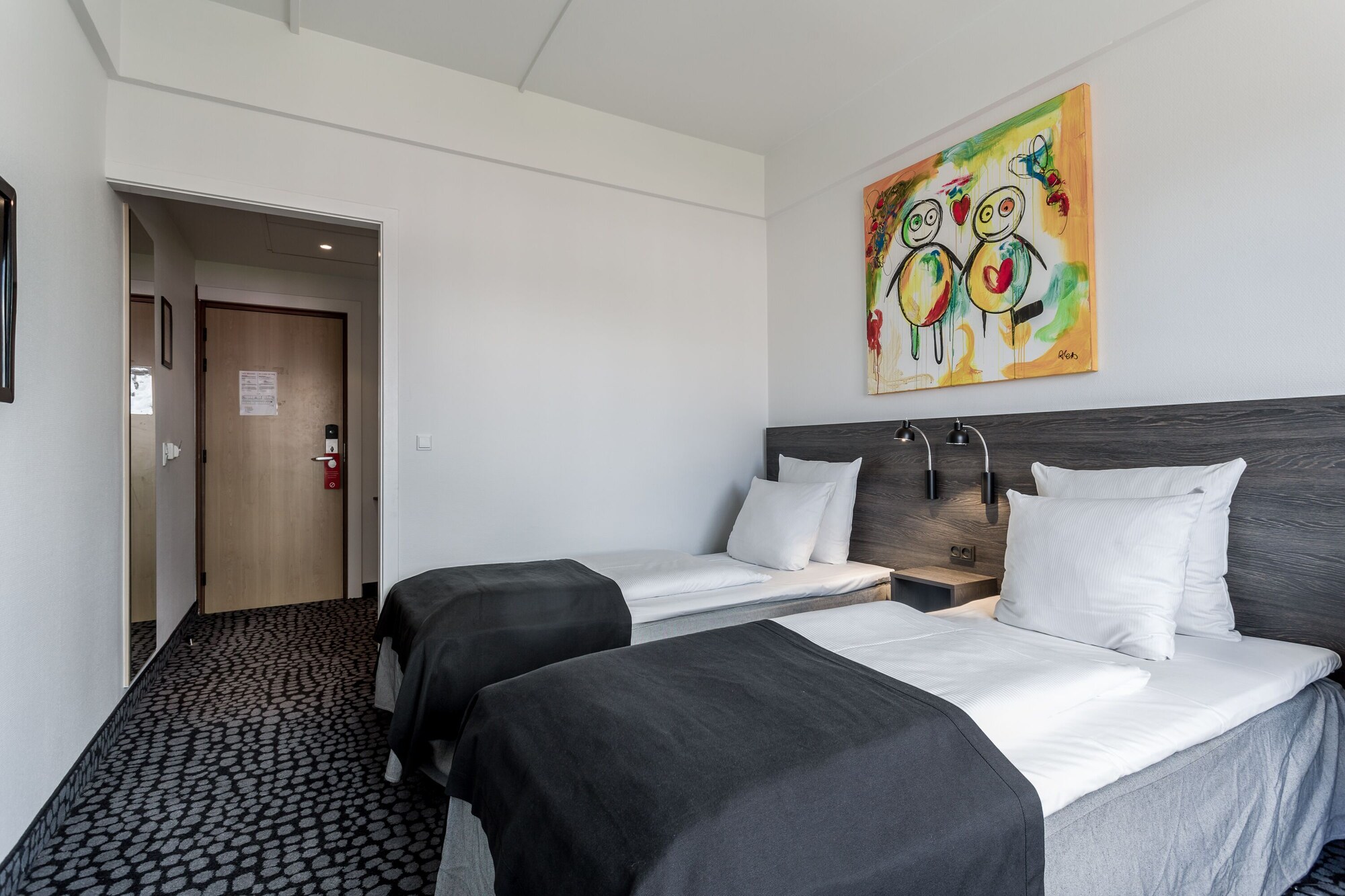 CLASSIC, TWIN BEDS
