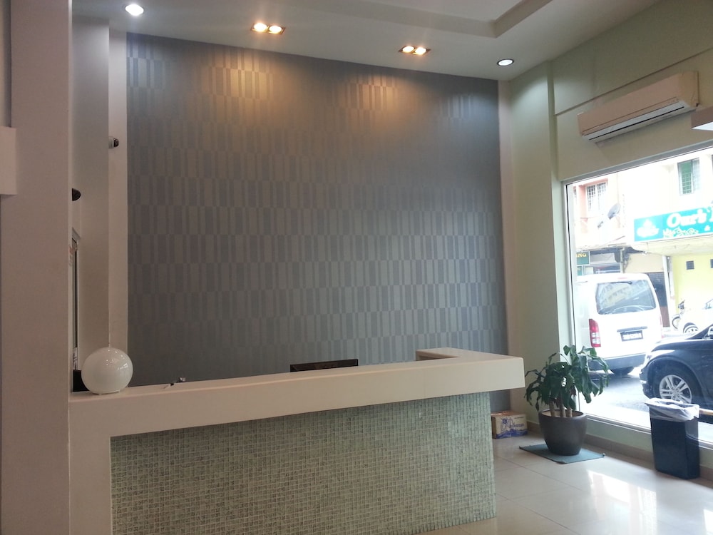 Maxim Hotel 6/43