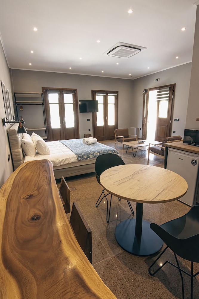 Balhambra Suites - Adults Only 24/50