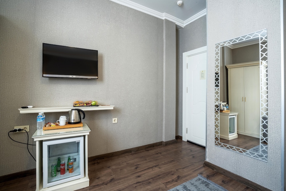 VALIDE HOTEL 6/53