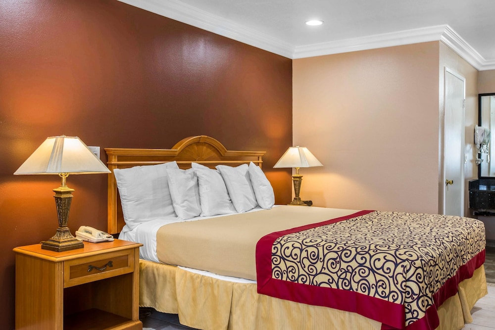 Rodeway Inn Cypress - Buena Park 20/32