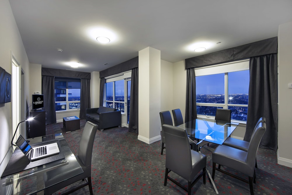 Liberty Suites Hotel 36/63