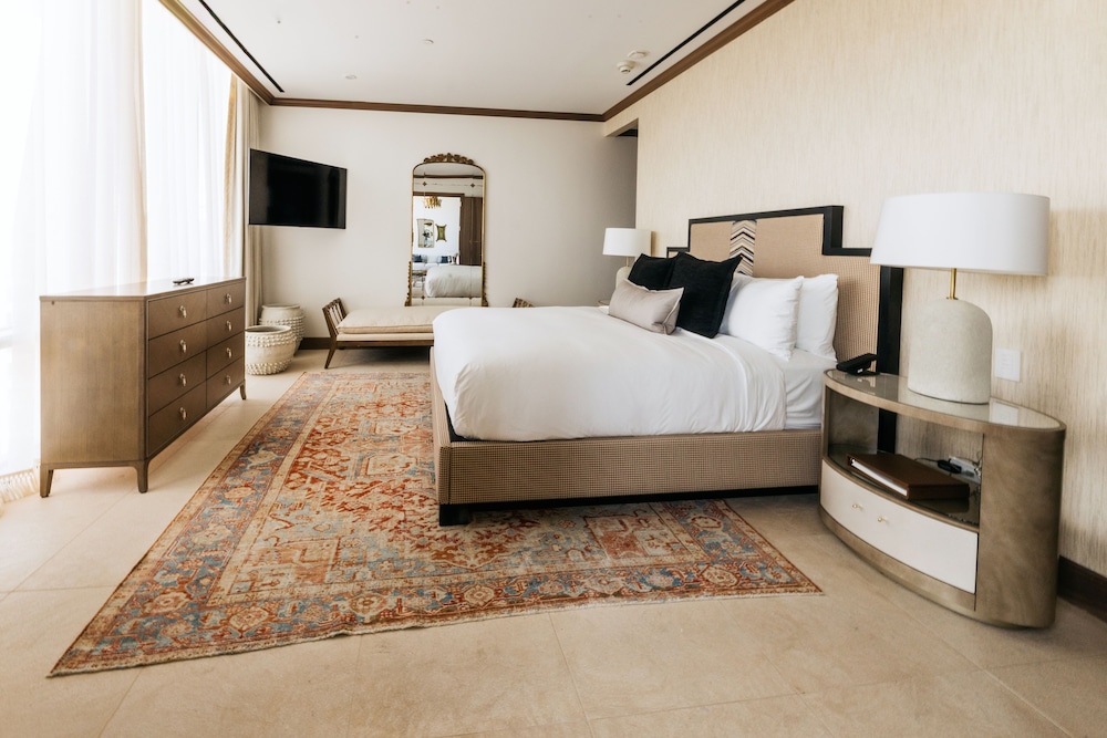 District, Suite, King Bed