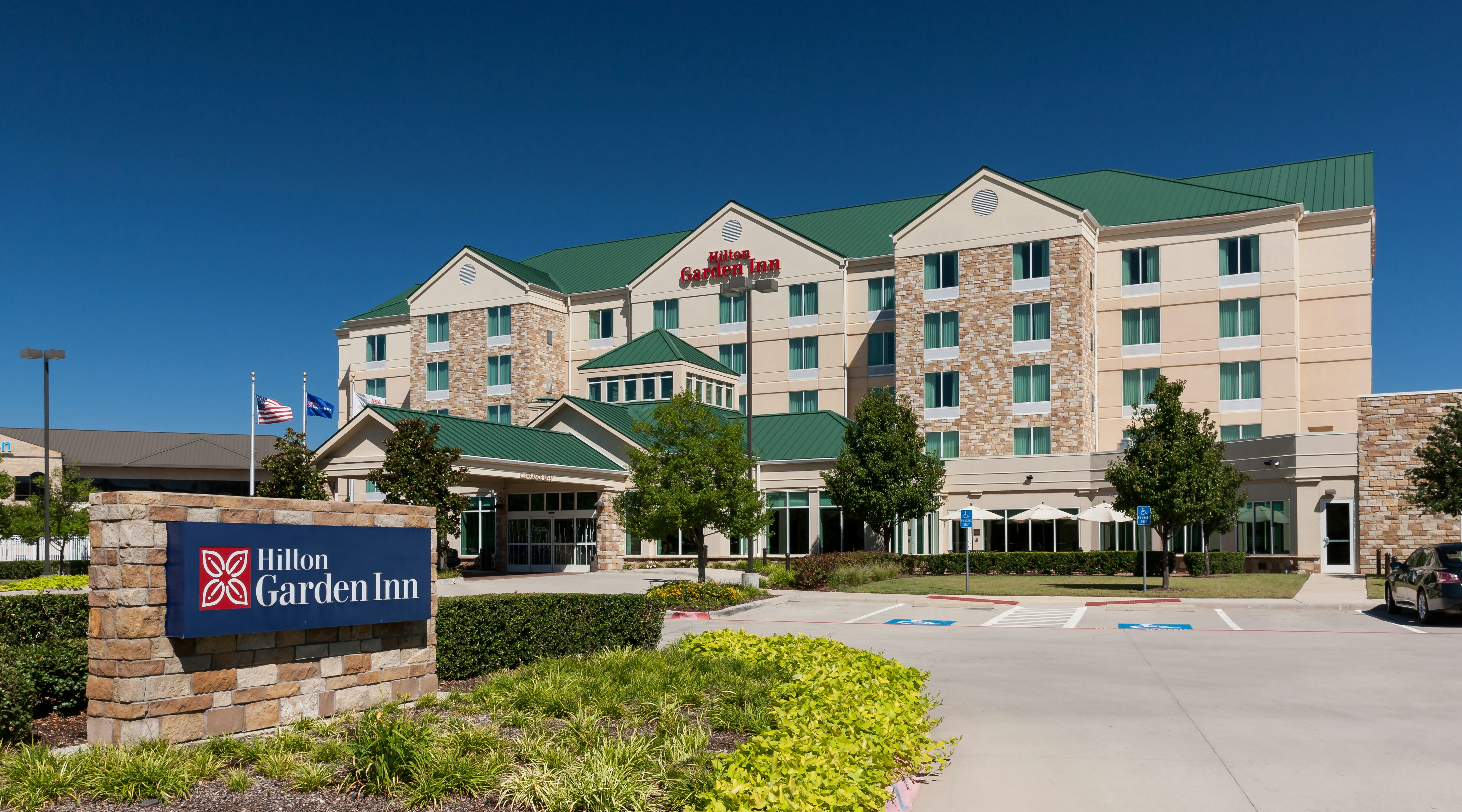 Hilton Garden Inn Frisco 22/24