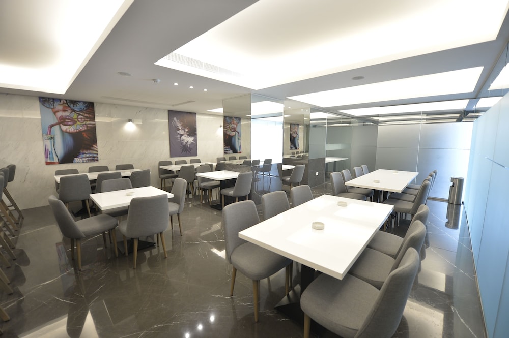 Zett Hotel Jounieh 30/43