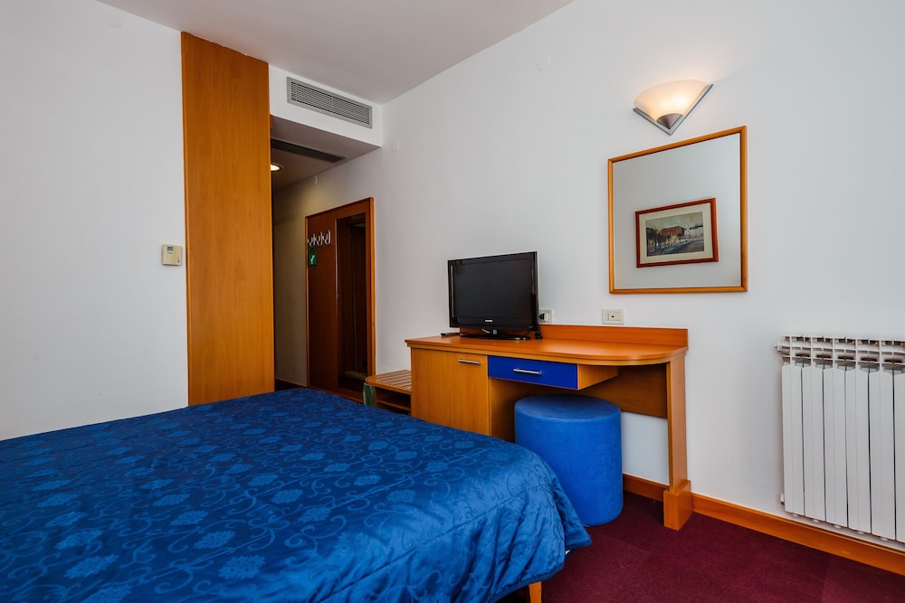 Hotel Medena Block A 25/50