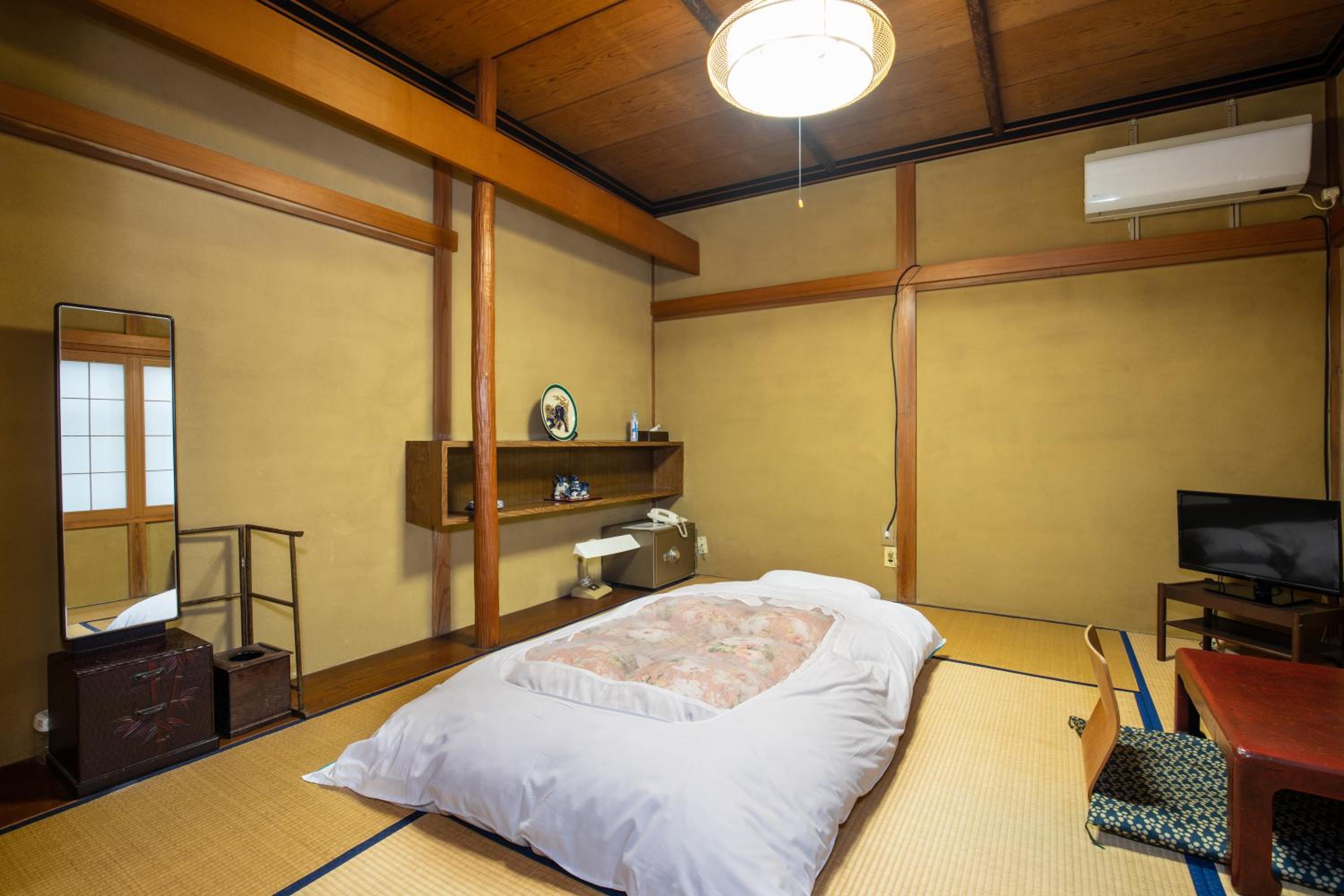 Room, Futon Bed, Single, Shared Bathroom