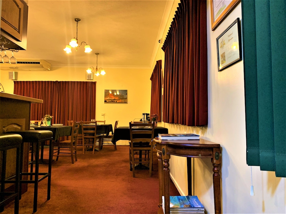 SILO MOTOR INN 38/51
