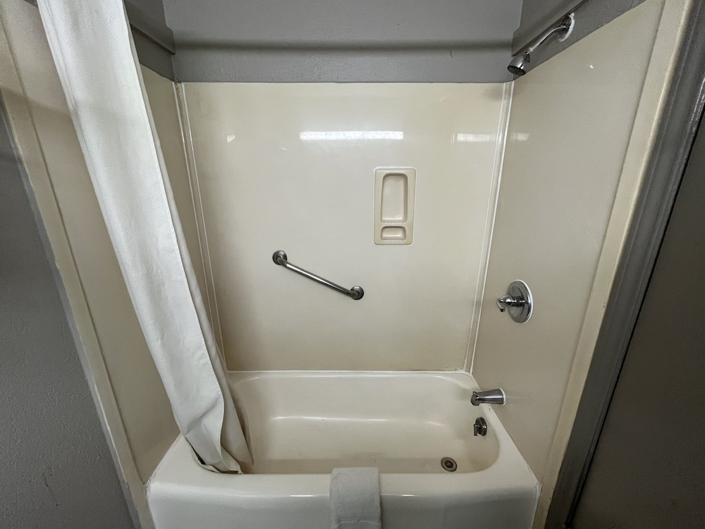 Mid Towne Inn Suites San Antonio 43/43
