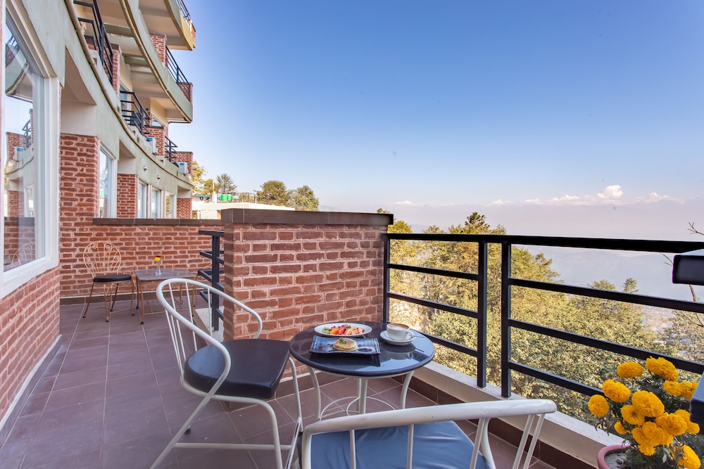 Hotel Sarathi 6/50