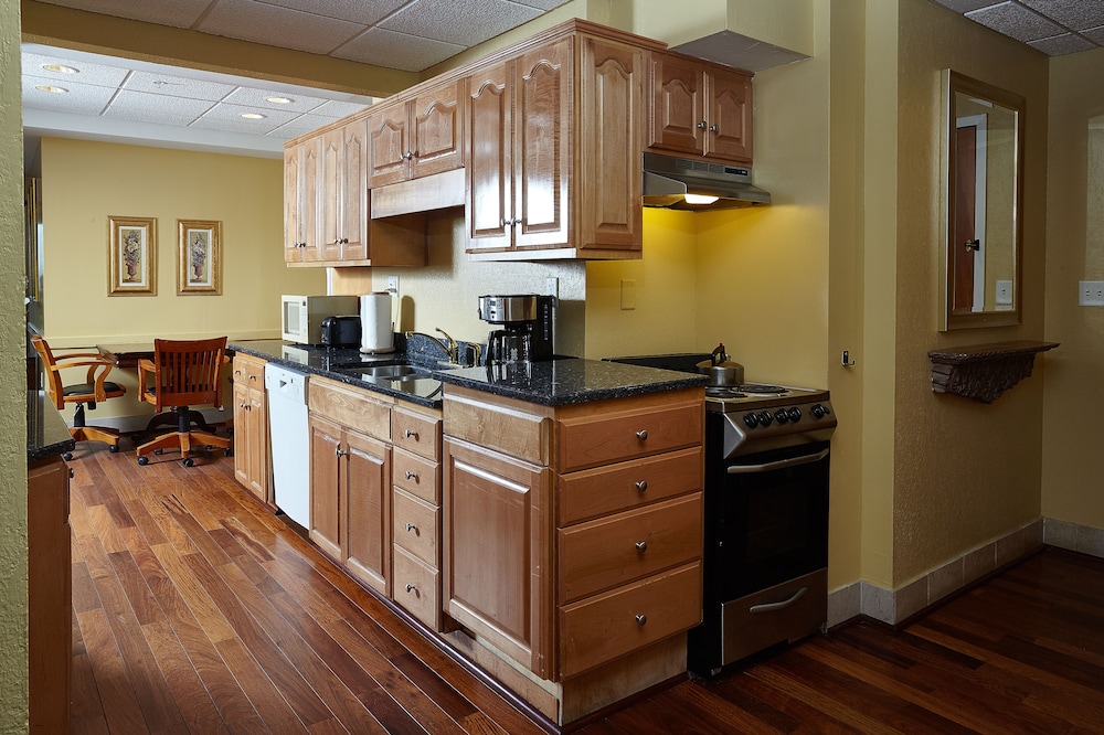 Ocean Inn and Suites 12/72