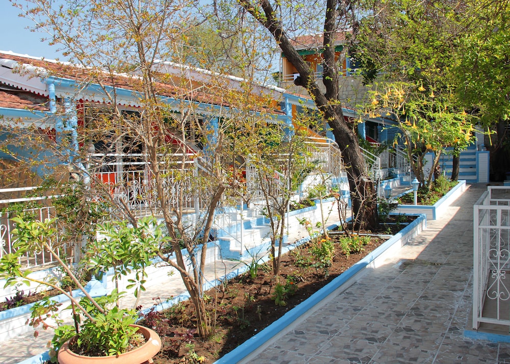 Temple Side Hotel 25/29
