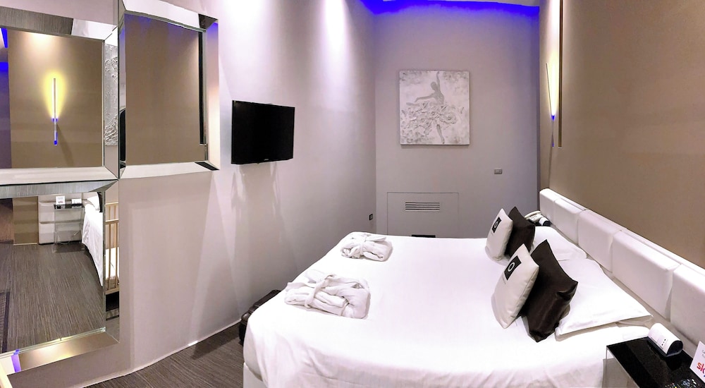 1 BEDROOM, JUNIOR SUITE, KING BED, ACCESSIBLE